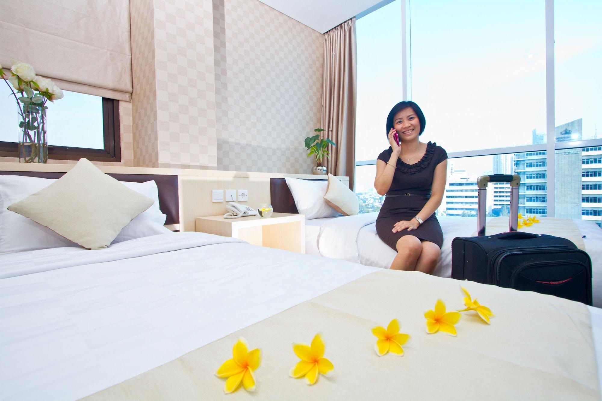 Hotel 88 Grogol Jakarta By Wh Exterior photo
