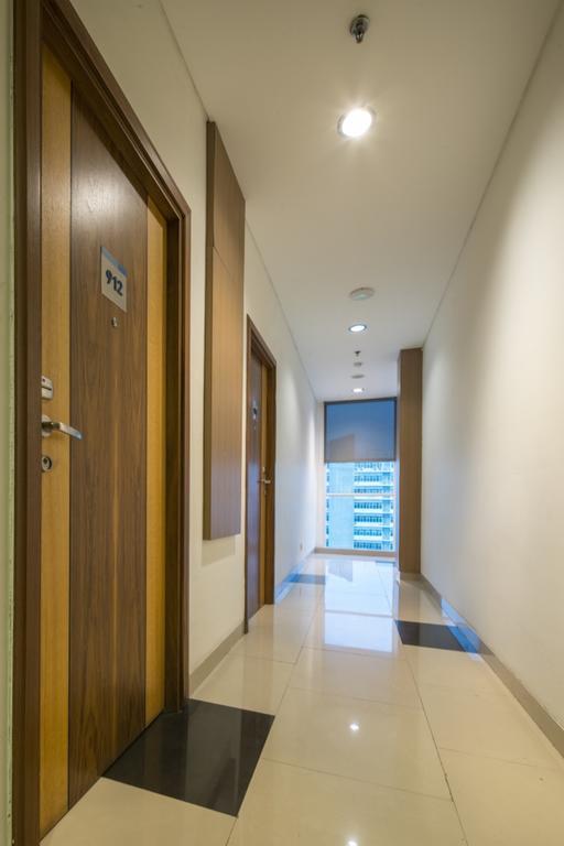 Hotel 88 Grogol Jakarta By Wh Exterior photo
