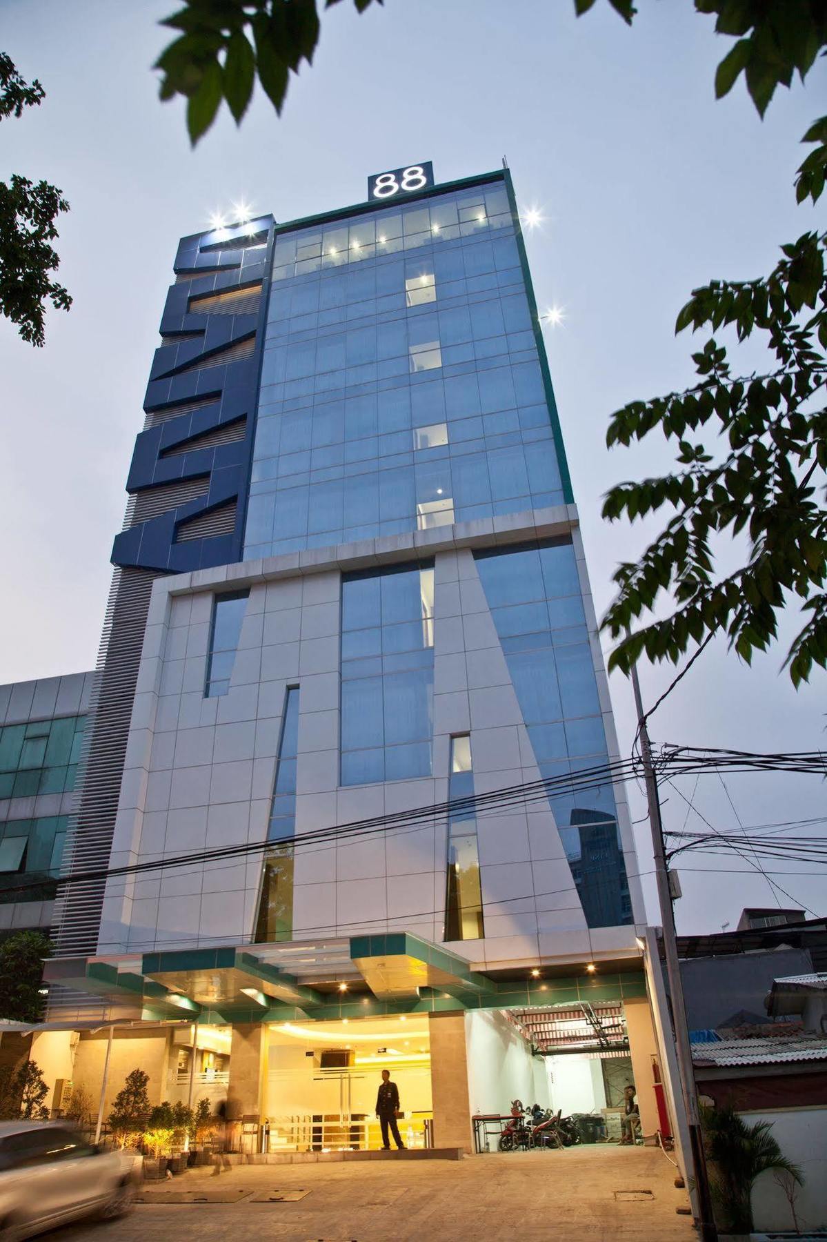 Hotel 88 Grogol Jakarta By Wh Exterior photo