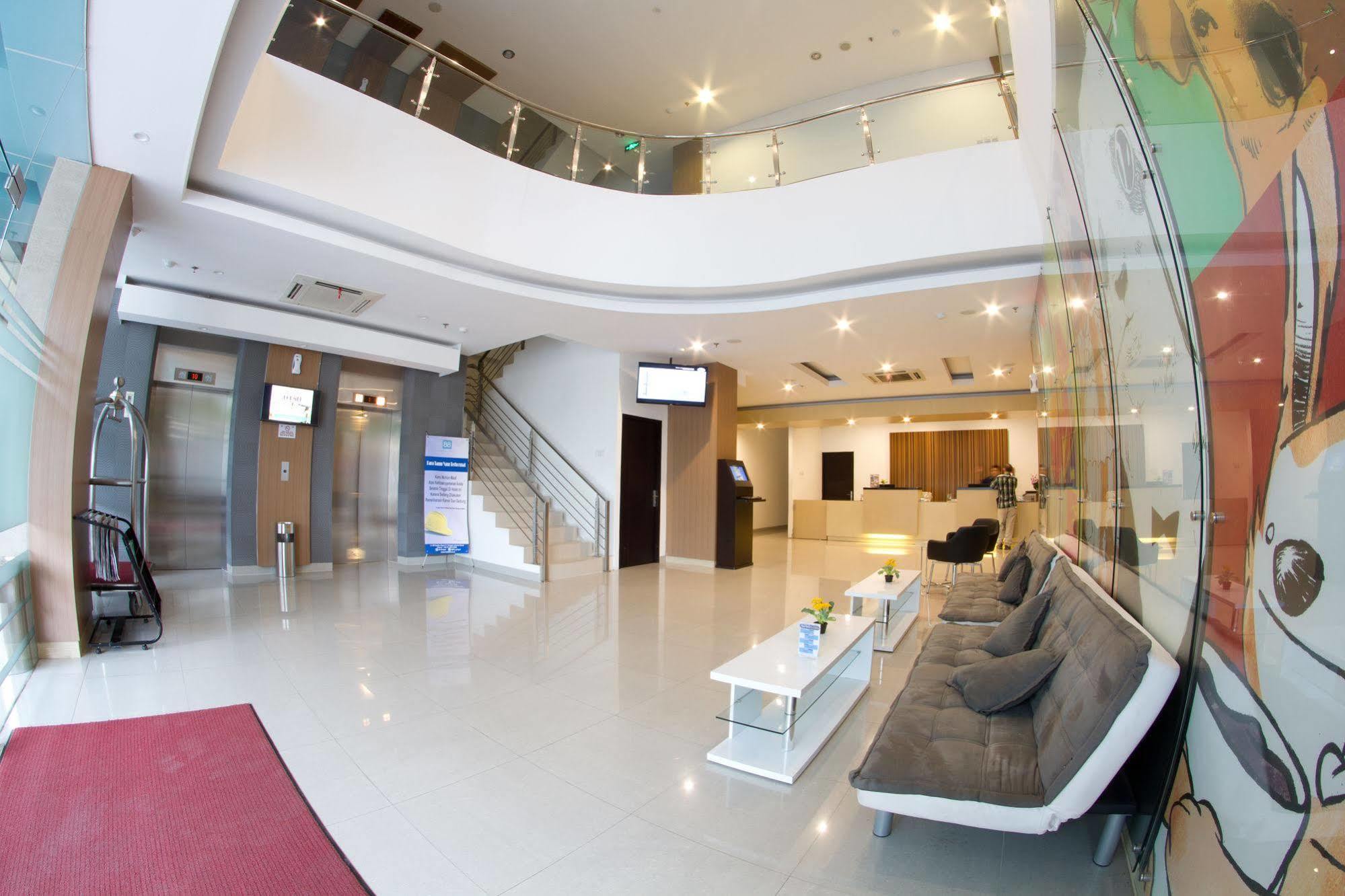 Hotel 88 Grogol Jakarta By Wh Exterior photo