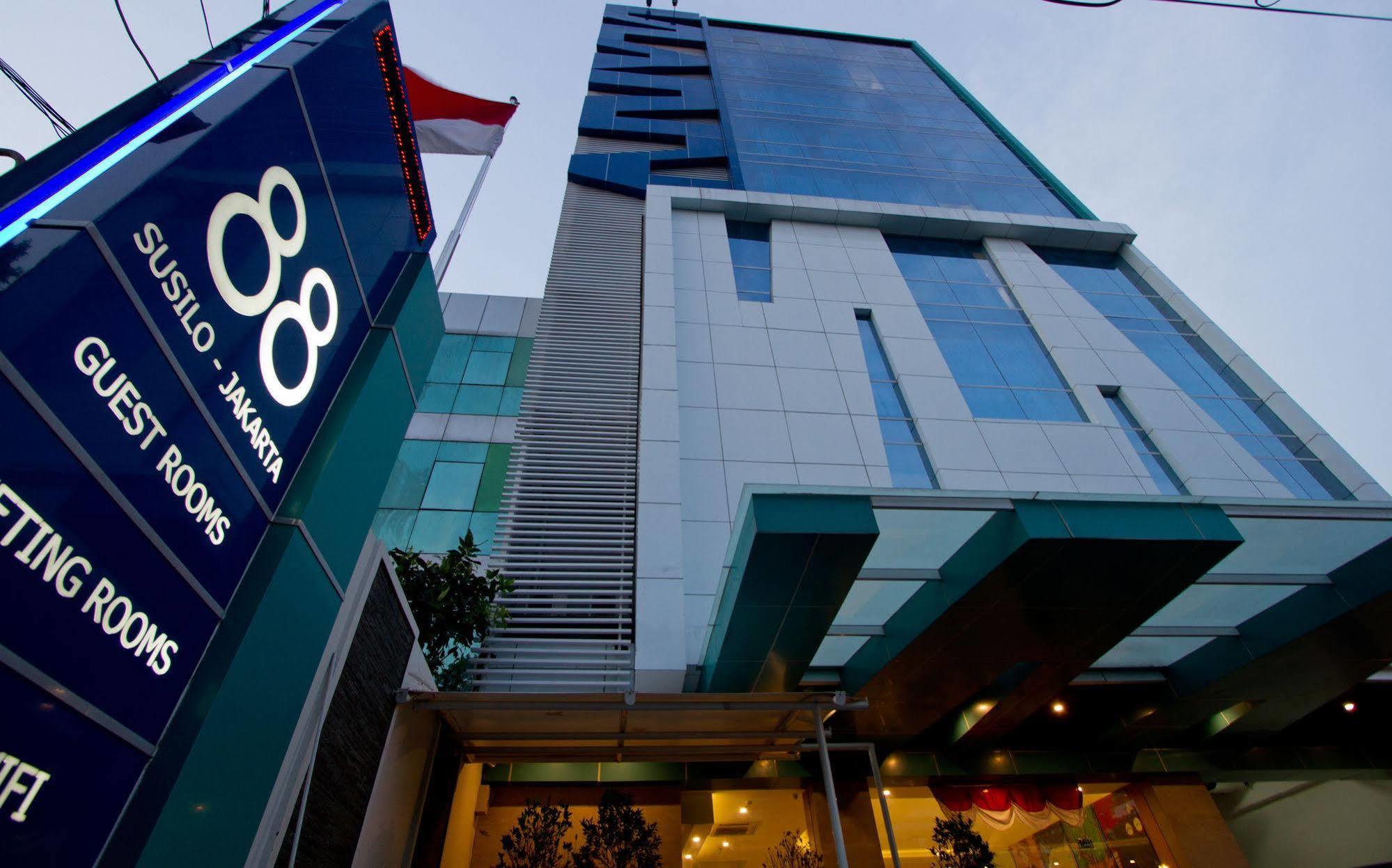 Hotel 88 Grogol Jakarta By Wh Exterior photo